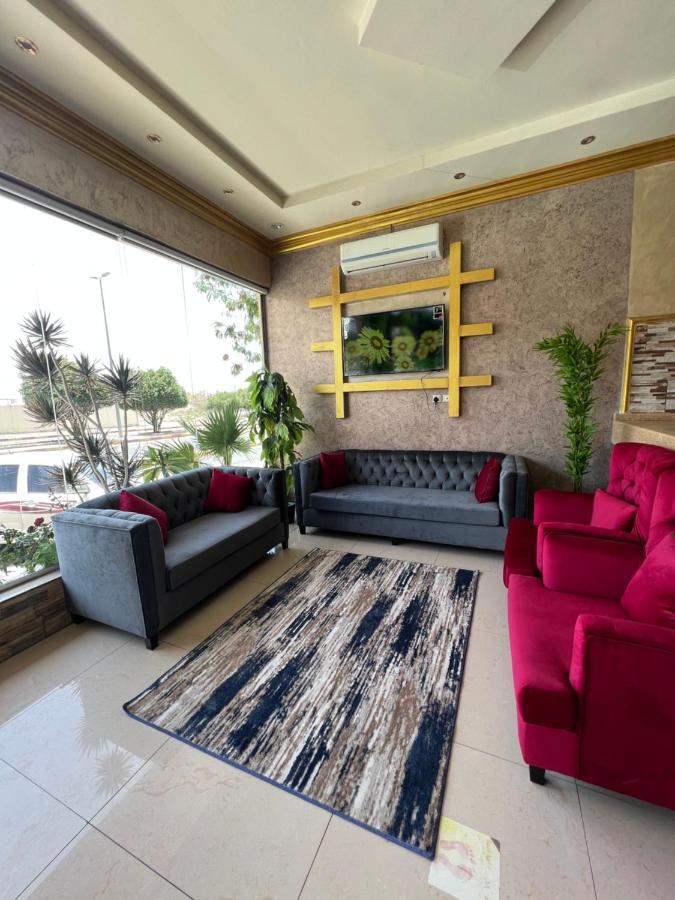 أجنحة ورد للوحدات الفندقية Khamis Mushait Bagian luar foto